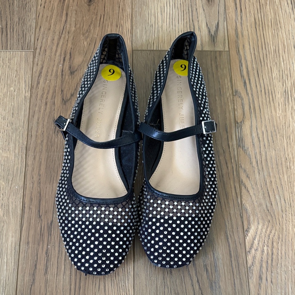Sincerely Jules Black and White Flats